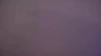 婚床的暧昧3p，单男和老婆调情