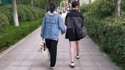 []大二情人放学了